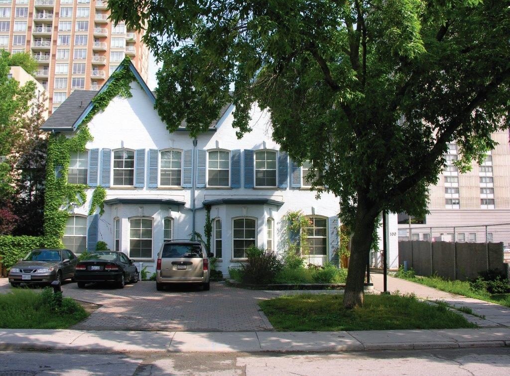 Front view of Gerstein Crisis Centre's Charles Street East location